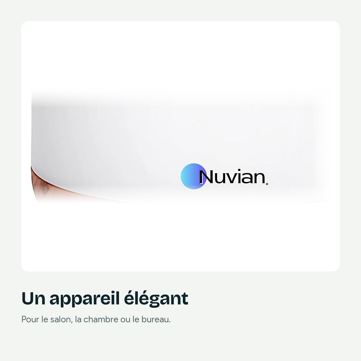 Détail du diffuseur Nuvian : logo et base, un appareil élégant pour le salon, la chambre ou le bureau